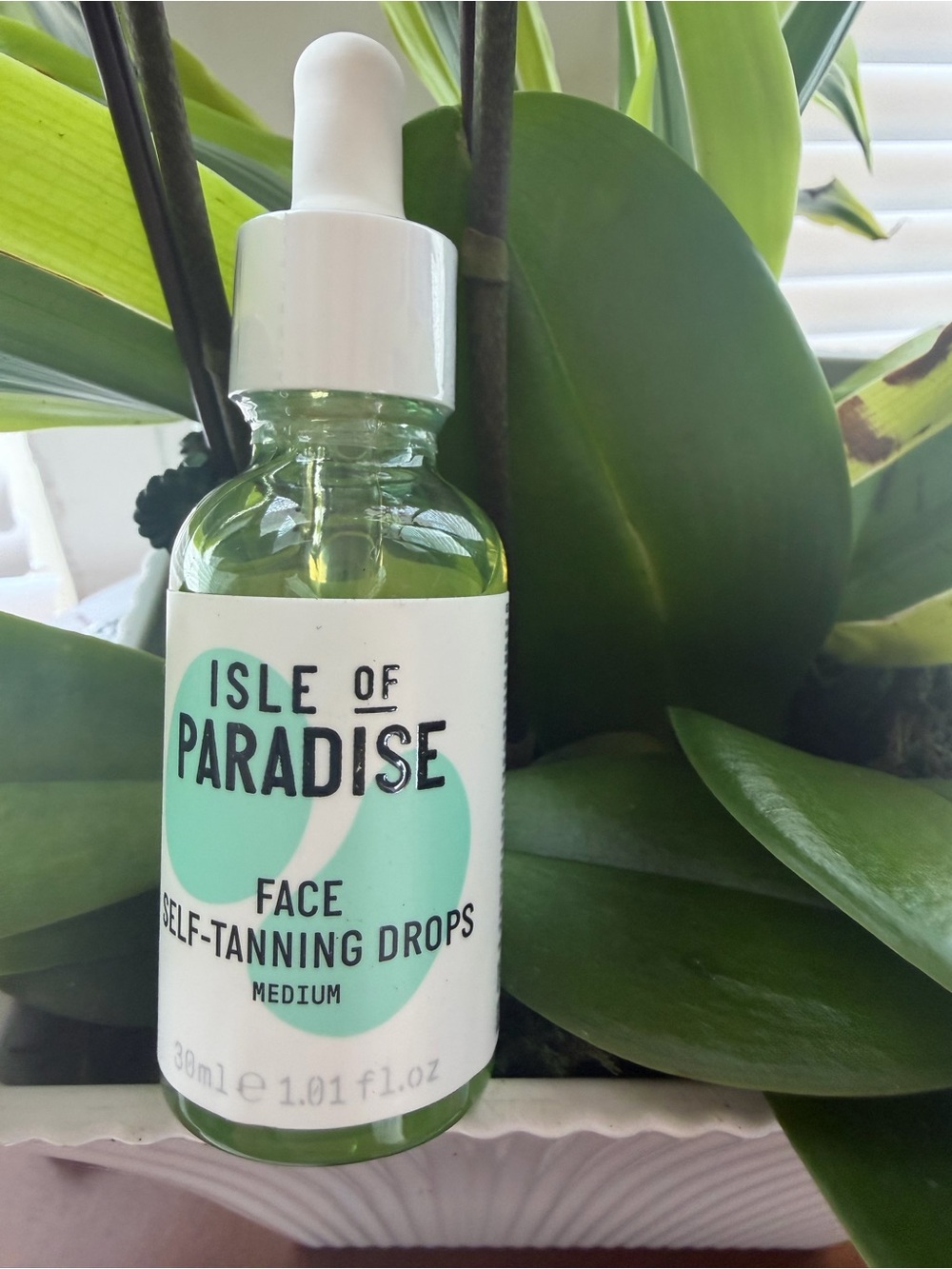 Isle of Paradise Mint Green Face Self-Tanning Drops
